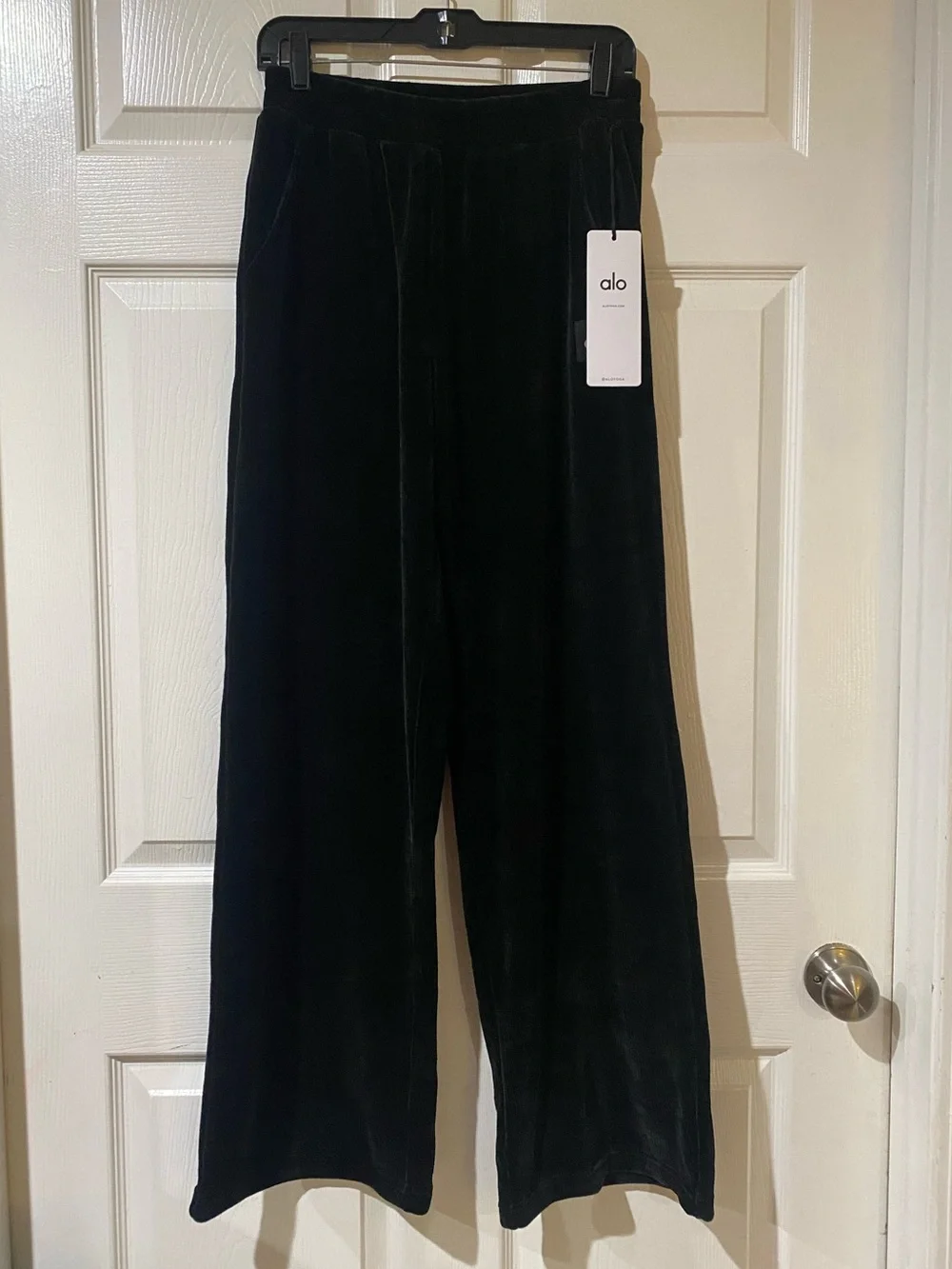 Alo Yoga Chalet Chenille Wide Leg Pants Sz M Black High Rise Soft Cozy Lounge
